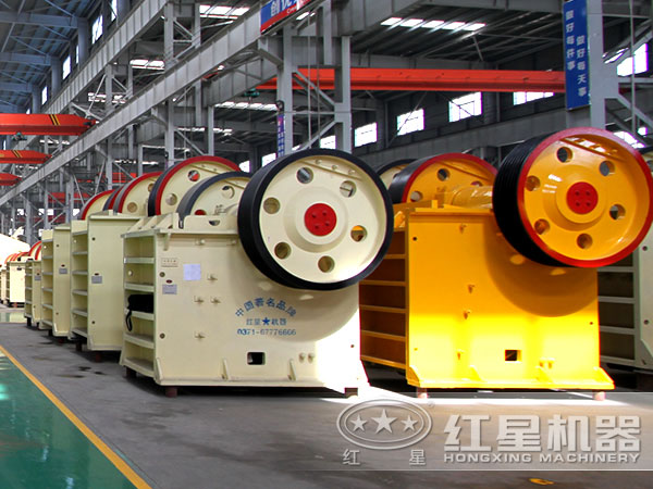 不同型號(hào)的碎石機(jī)-顎式破石機(jī)