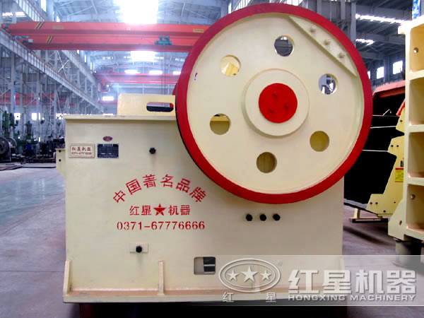 碎石機(jī)-顎式破石機(jī)