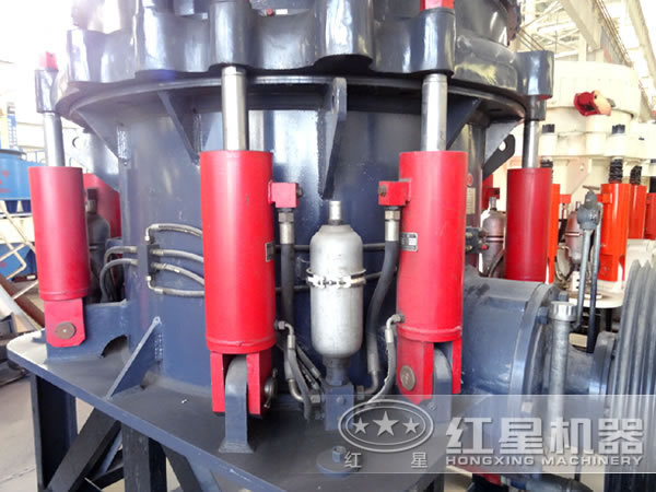 多缸液壓圓錐破碎機(jī)車間