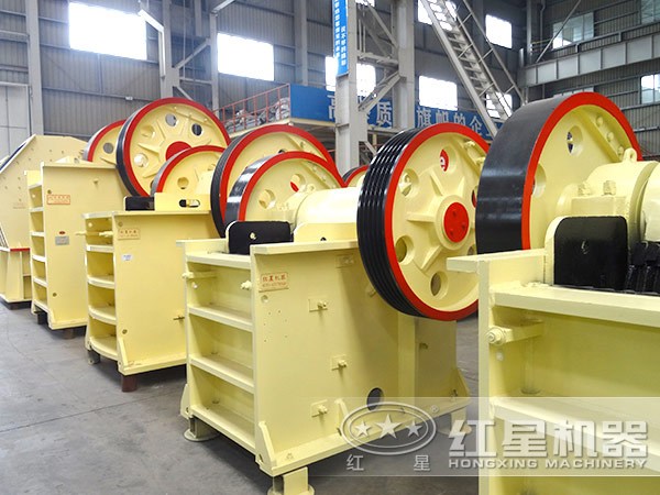 不同型號的顎式破碎機