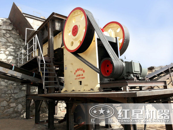 大型粉煤灰作業(yè)現(xiàn)場(chǎng)