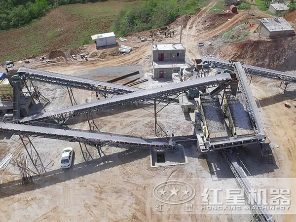 石子生產(chǎn)現(xiàn)場