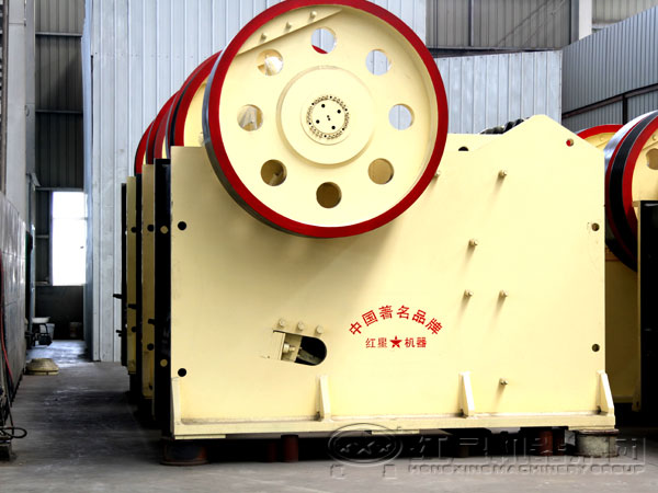 顎式鵝卵石破碎機(jī)設(shè)備 顎式鵝卵石破碎機(jī)設(shè)備