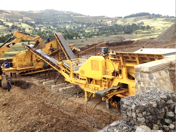 建筑垃圾破碎生產(chǎn)現(xiàn)場(chǎng)